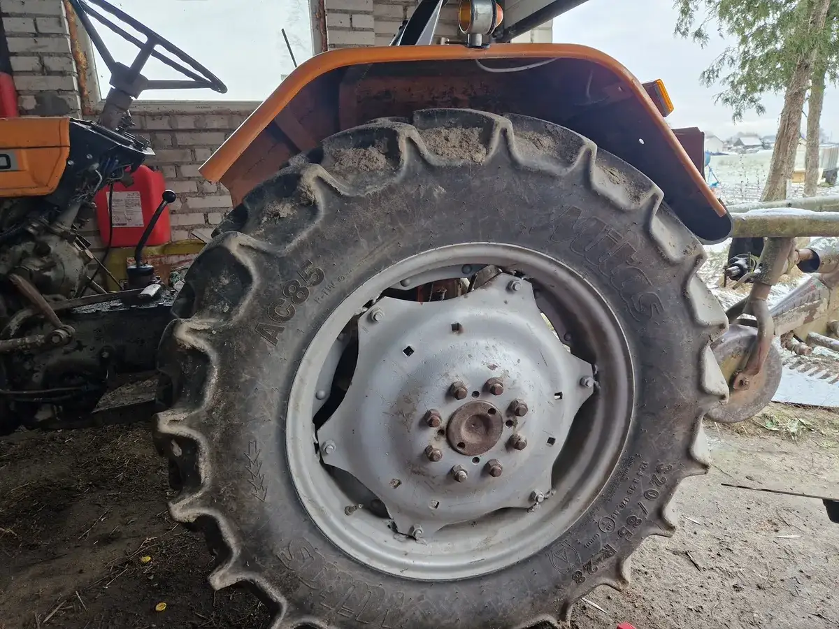 Jakie opony do C-360 wybrać, aby uniknąć problemów w pracy?