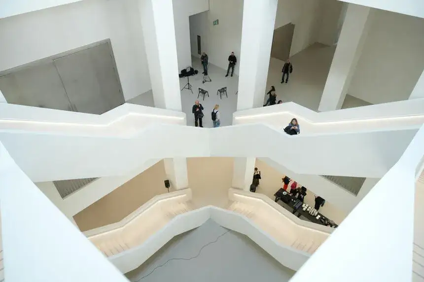 Otwarcie Muzeum Sztuki Nowoczesnej w Warszawie - Co musisz wiedzieć