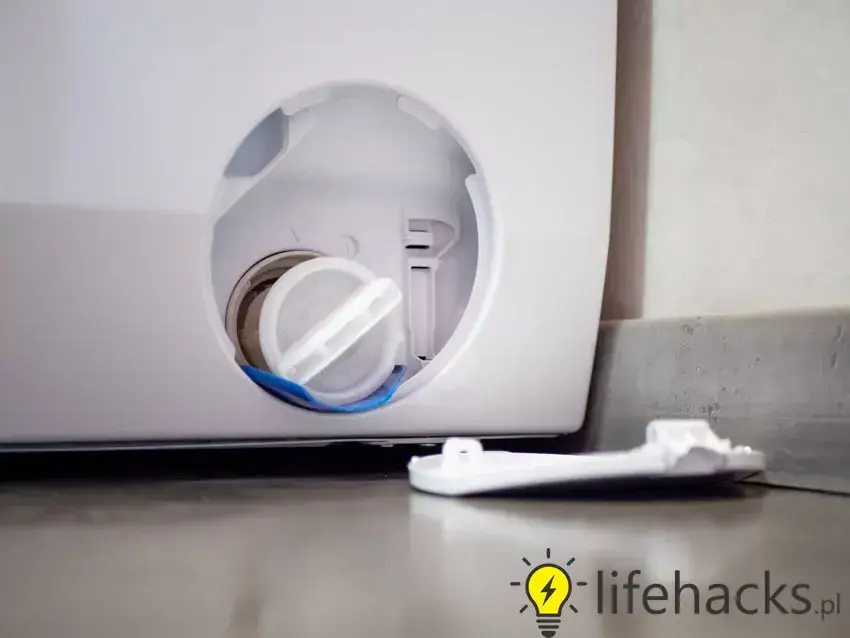 Jak wyczyścić filtr w pralce? Zrób to sam i oszczędź na serwisie