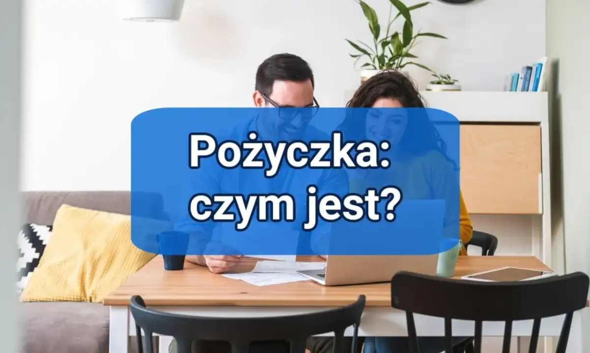 Para szuka informacji: pożyczka gdzie najlepiej. Analizują oferty na laptopie, uśmiechają się.