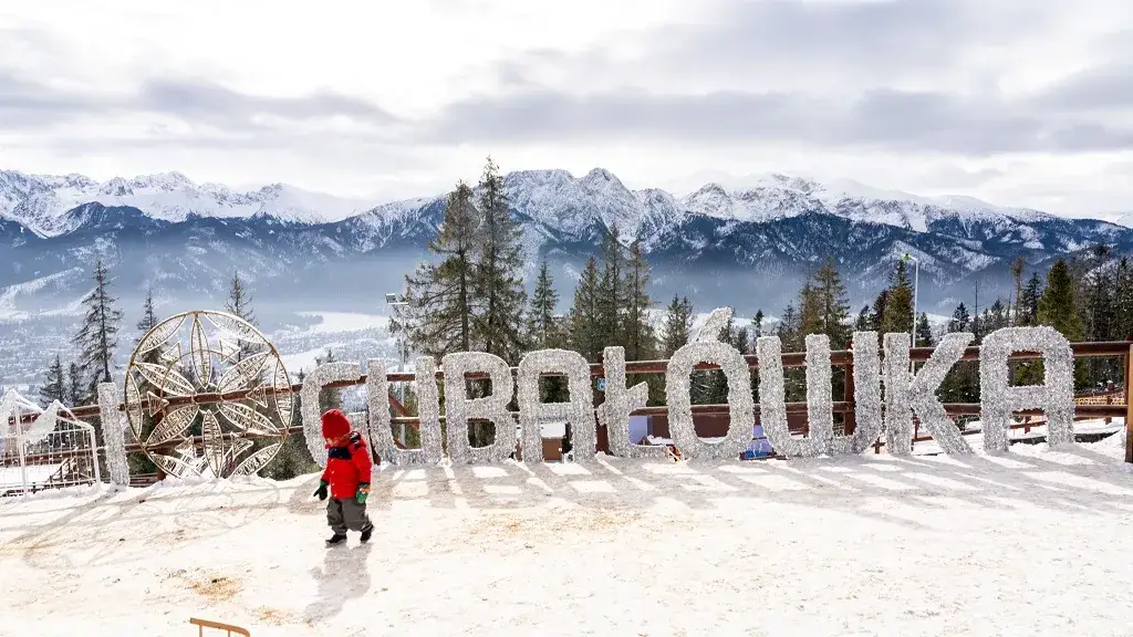 Gubałówka: Busy gdzie odjeżdżają? Rozszyfruj "akz 30510"!