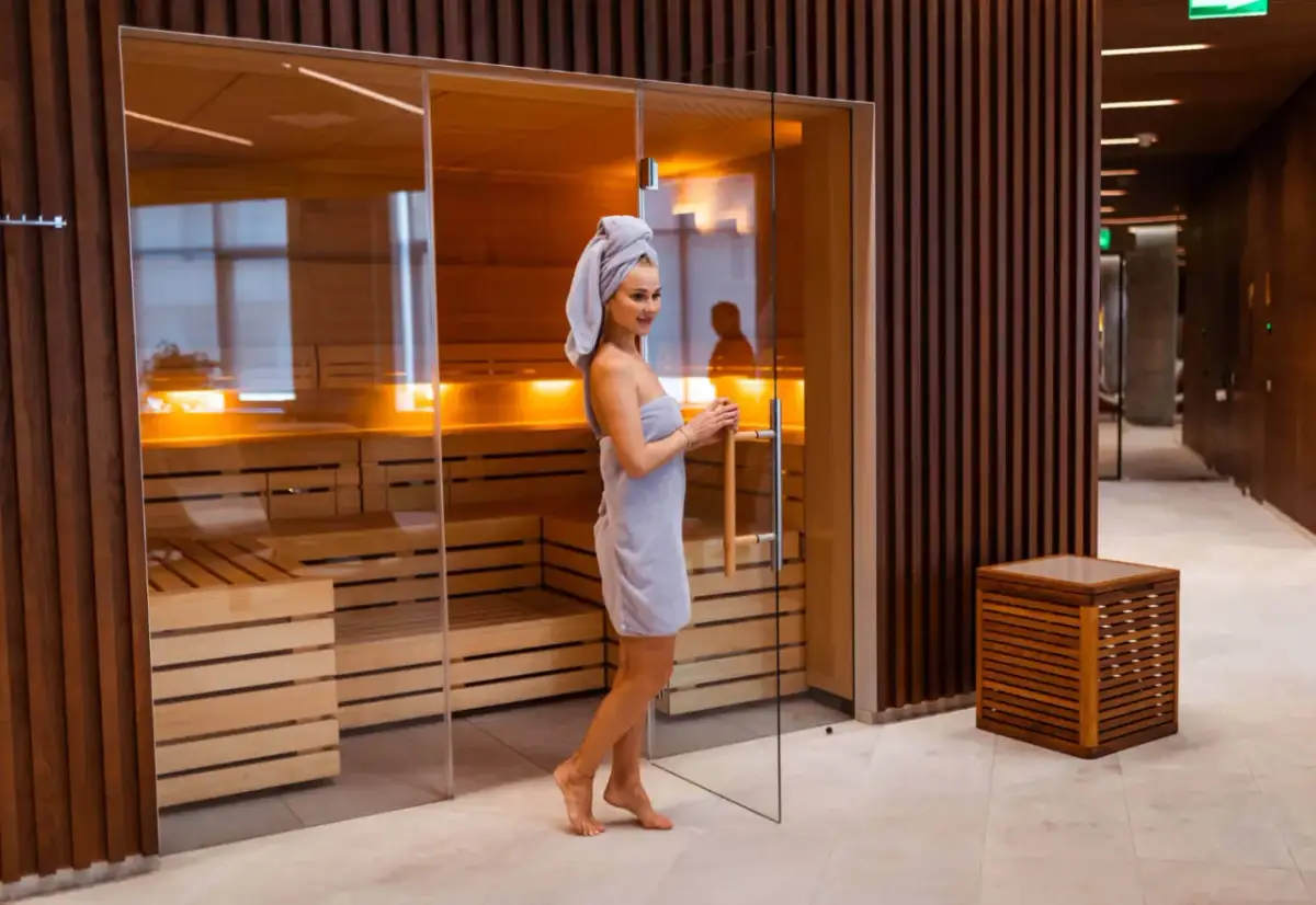 Jak korzystać z sauny w hotelu? Praktyczny poradnik