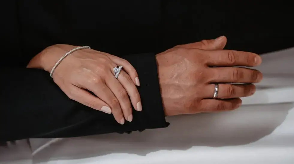 Jaki grawer na obrączkę? Odkryj unikalne pomysły na personalizację