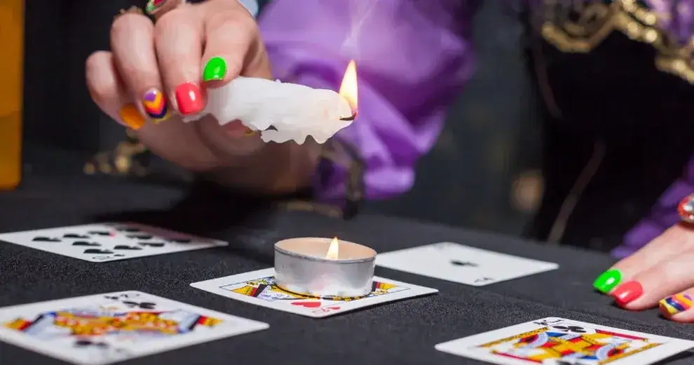 Czy wróżenie to grzech? Odkryj, co mówi Kościół katolicki