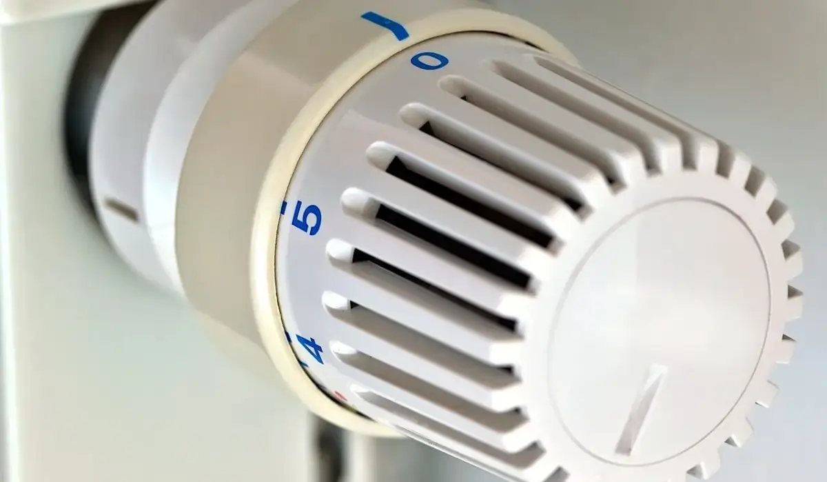 Klimatyzacja grzeje? Oblicz zużycie prądu i swoje oszczędności!