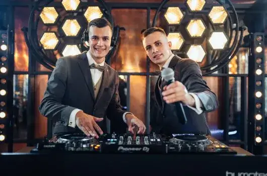 Ile bierze DJ? Sprawdź ceny i uniknij nieprzyjemnych niespodzianek