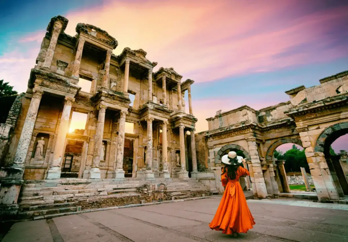 Ile zarabiają Turcy w hotelach? Zarobki, napiwki, koszty życia