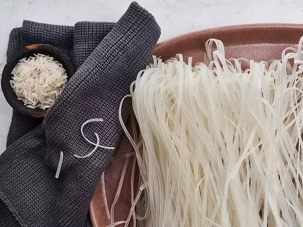 Gdzie kupić makaron ryżowy? Sprawdź najlepsze oferty i sklepy