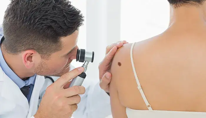 Lekarz czy doktor: poznaj kluczowe różnice i ich znaczenie