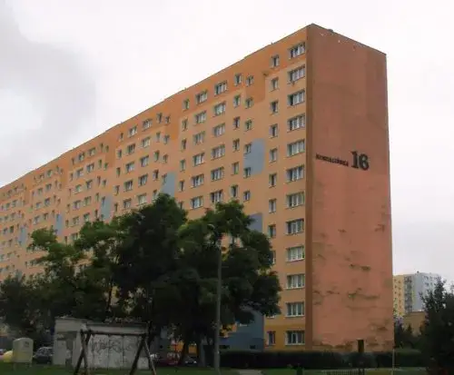 Z czego budowano bloki? Odkryj materiały i technologie z lat 60