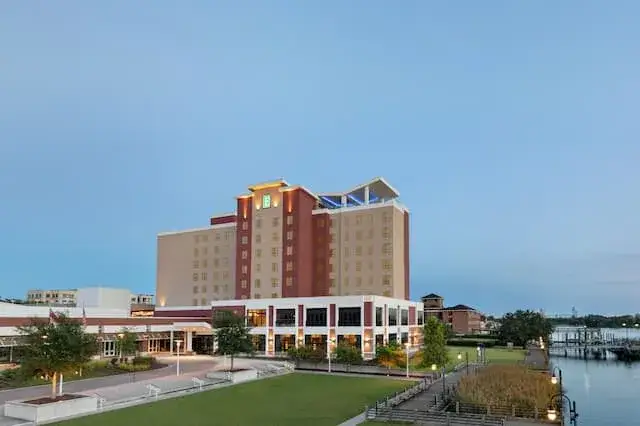 Ile hoteli Hilton w Polsce? Poznaj aktualną listę i marki!