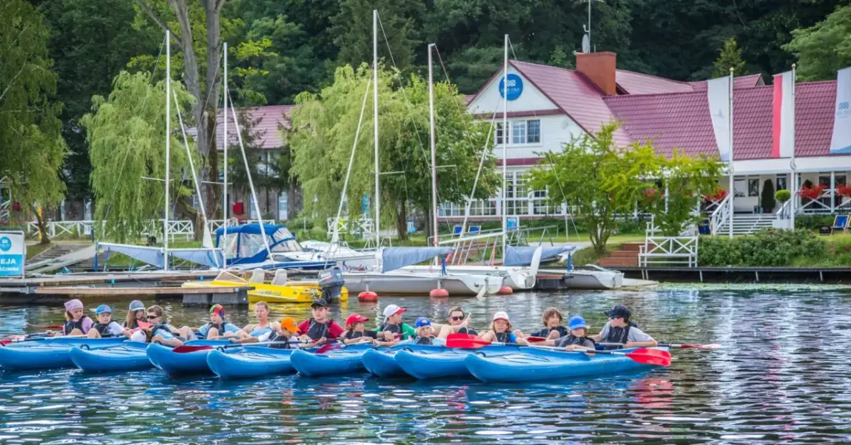 Zalew Zegrzyński: Atrakcje, plaże, sport i relaks. Co musisz wiedzieć?