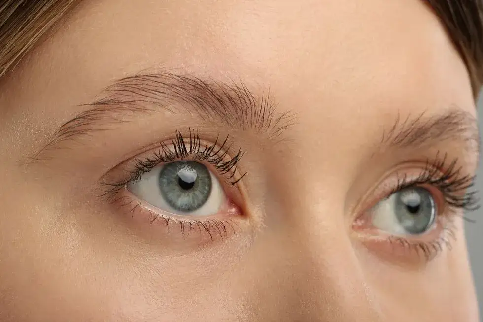 Jak szybko rosną rzęsy po olejku rycynowym? Oto zaskakujące efekty!