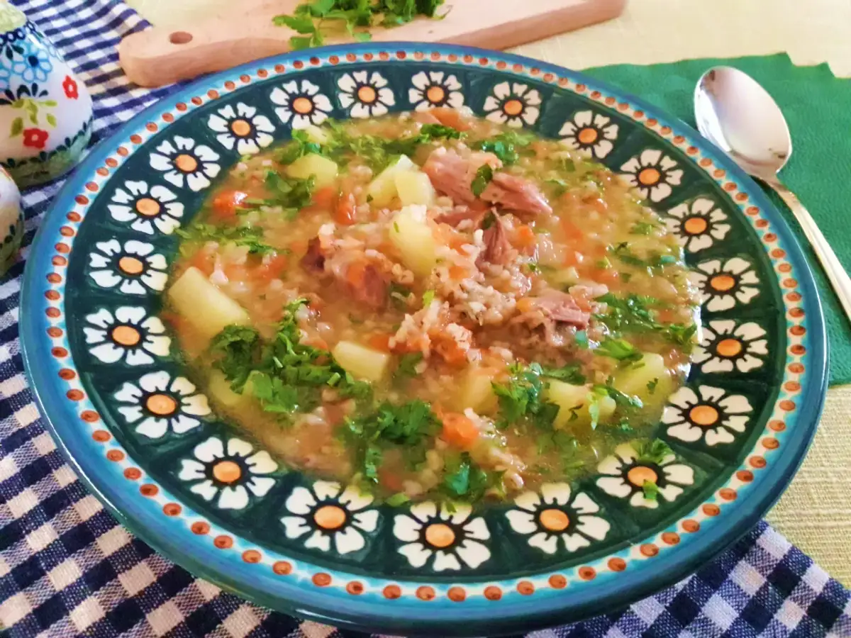 Jaka zupa na golonce? Sprawdź pyszne przepisy na sycące dania