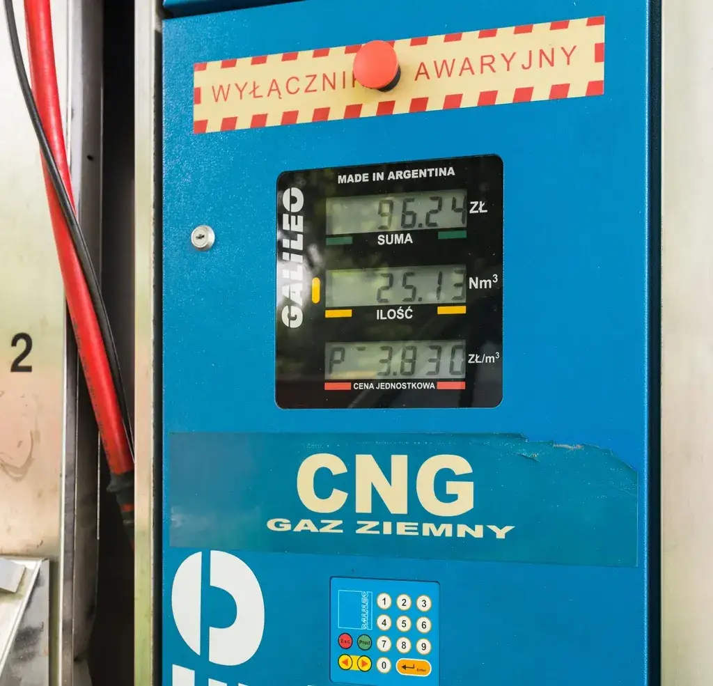 Ile kosztuje instalacja CNG? Sprawdź, co wpływa na ceny i oszczędności
