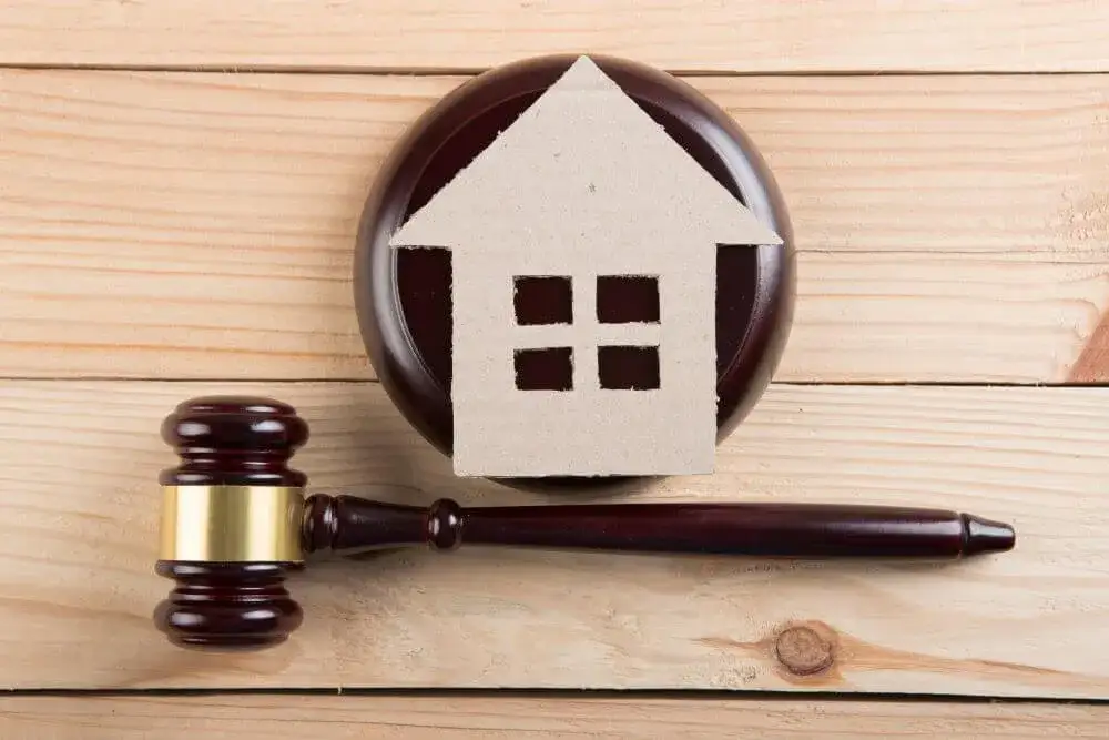 Czy komornik może zająć działkę ROD? Sprawdź, co musisz wiedzieć