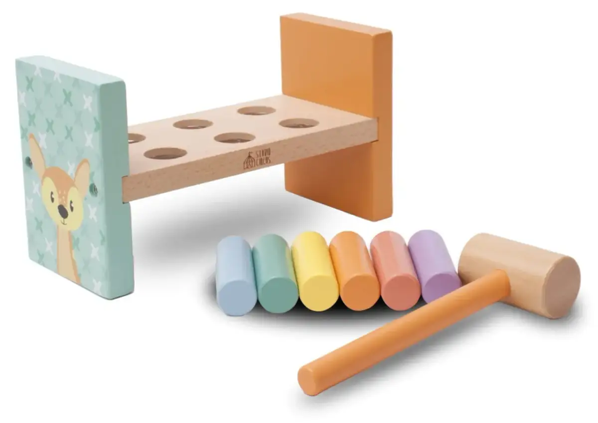 Wbijak zabawka - jak rozwija zdolności motoryczne u dzieci