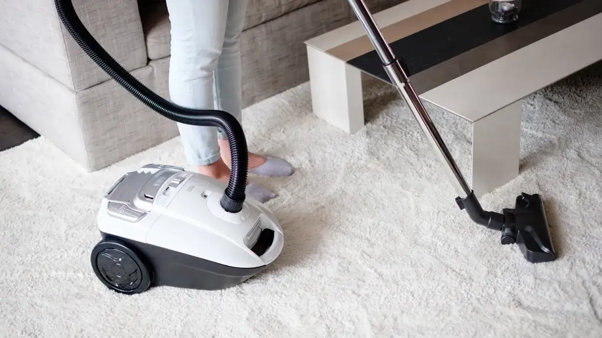 Jaki odkurzacz do mieszkania w bloku - ciche i kompaktowe modele, które ułatwią sprzątanie