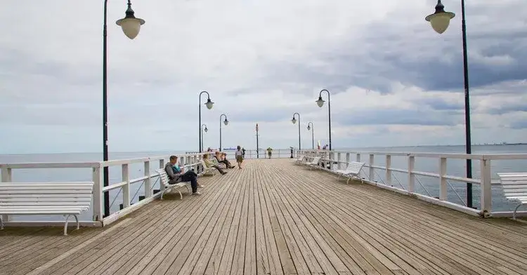 Czy w Mielnie jest molo? Poznaj urok Mola w Unieściu!