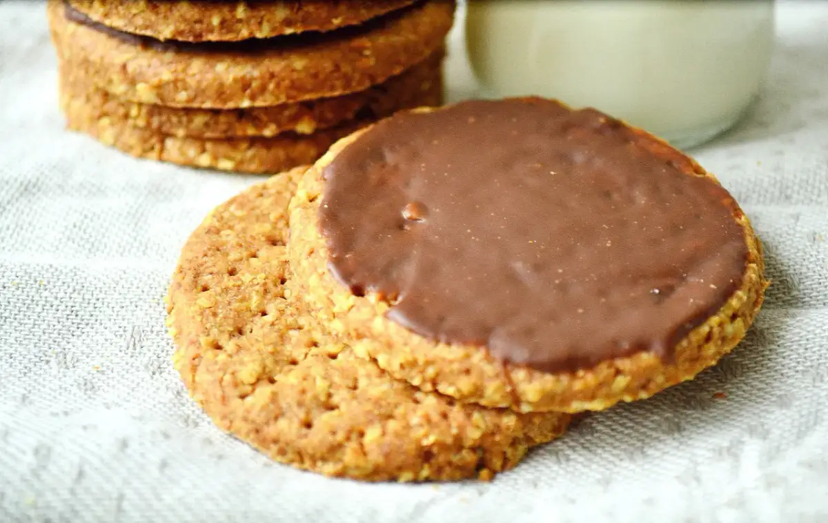 Jakie ciastka dla cukrzyka? Przepisy, etykiety i bezpieczne słodkości