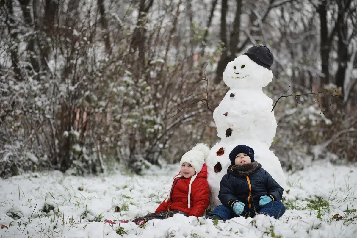 Gdzie z dzieckiem na ferie zimowe? Odkryj najlepsze miejsca i atrakcje