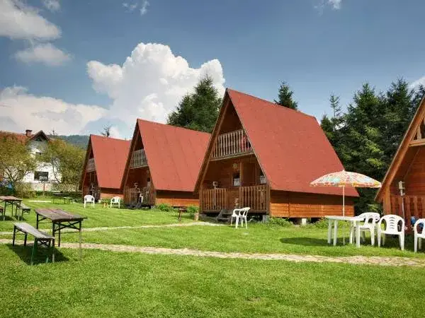 Bacówka u Harnasia: Noclegi, tradycje i atrakcje, które musisz poznać