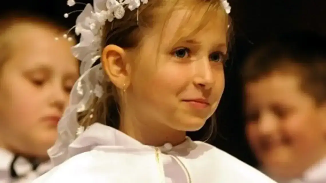 Komunia ile lat? Wiek, klasa i wyjątki przewodnik dla rodziców