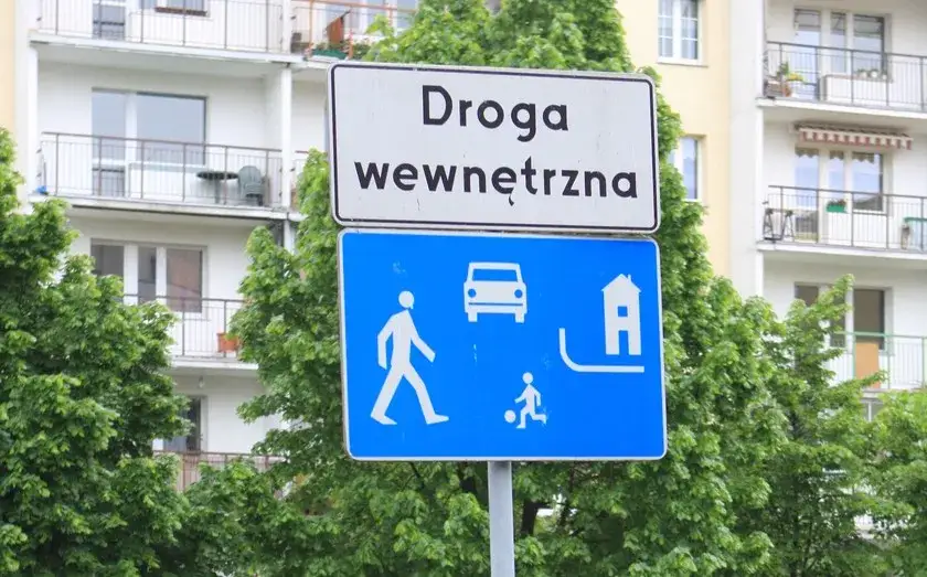 Co znaczy droga wewnętrzna? Zrozumienie definicji i przepisów