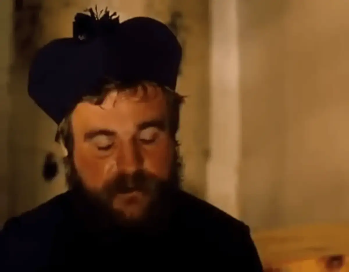 Czy w kościele można być w czapce? Zasady etykiety wyjaśnione