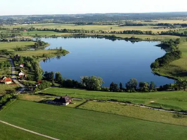 Jezioro Wielochowskie – raj dla wędkarzy i miłośników natury