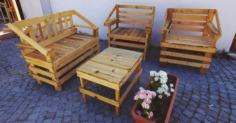 Zestaw ogrodowy z palet jak zrobić - tanio i łatwo w 5 krokach