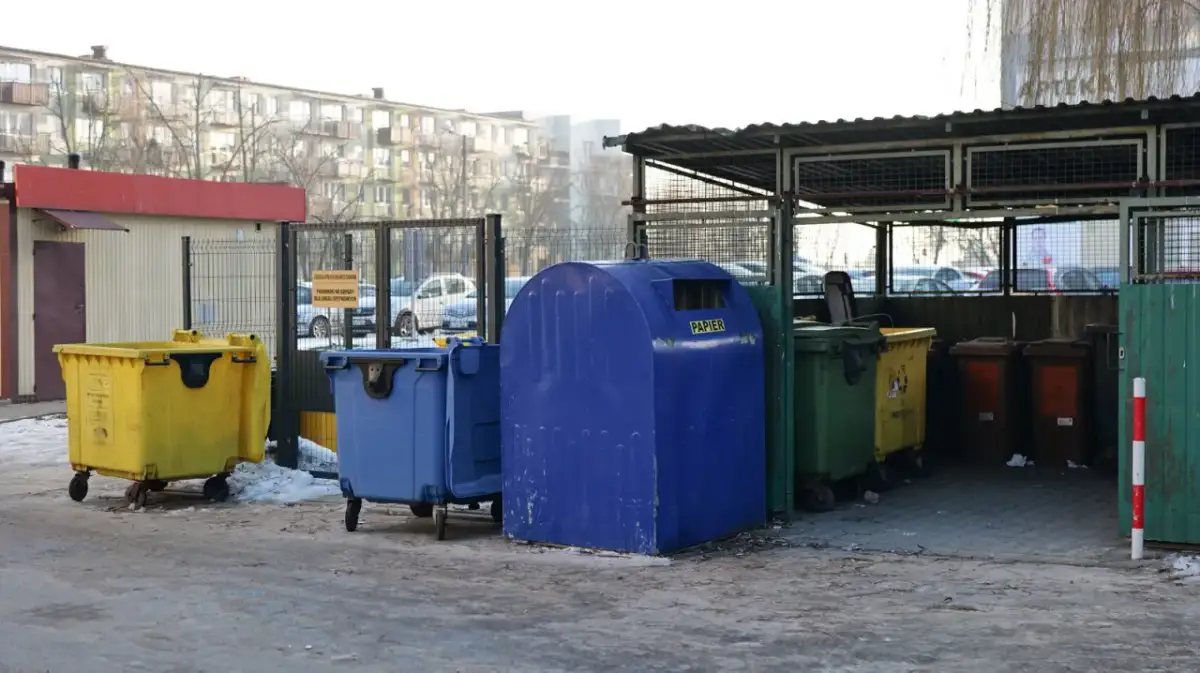 Kontenery na śmieci w Zgierzu. Zastanawiasz się, ile za śmieci w Zgierzu? Tu segregujemy papier, szkło i inne odpady.