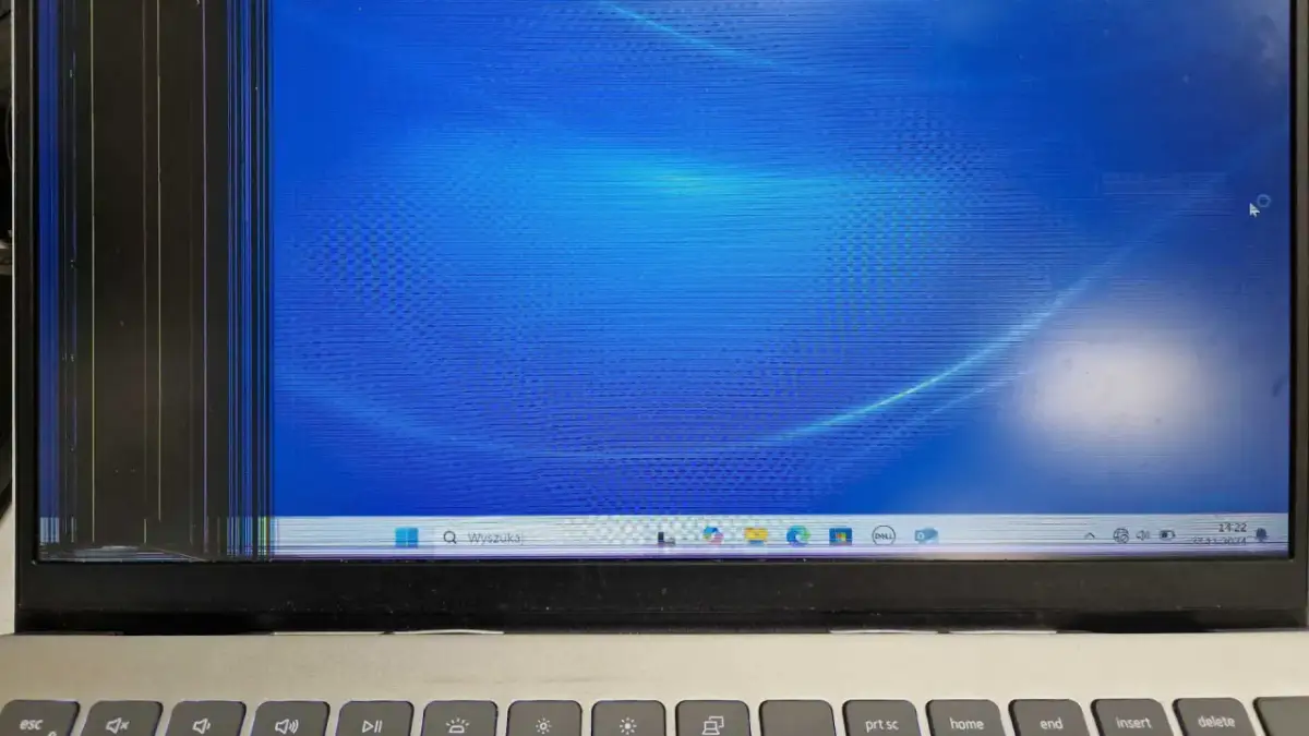 Jak naprawić ekran w laptopie - proste rozwiązania na najczęstsze problemy