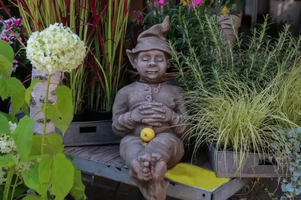 Rzeźby gipsowe: Jak wybrać idealne dekoracje do domu i ogrodu