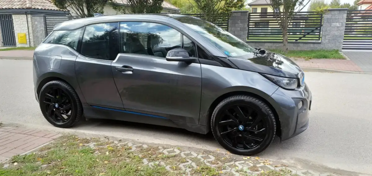 BMW i3 używane: czy warto kupić elektrycznego pioniera w 2026?