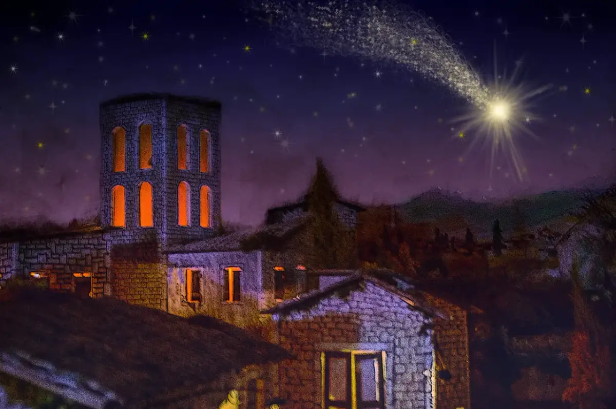 Nocna panorama miasteczka, gdzie powstała kolęda "Cicha noc". Gwiazdy i kometa na granatowym niebie.