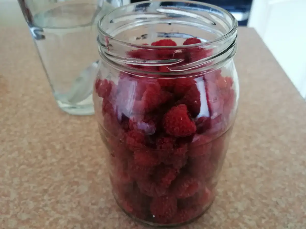 Jak zrobić ocet malinowy - proste przepisy i sekrety smaku