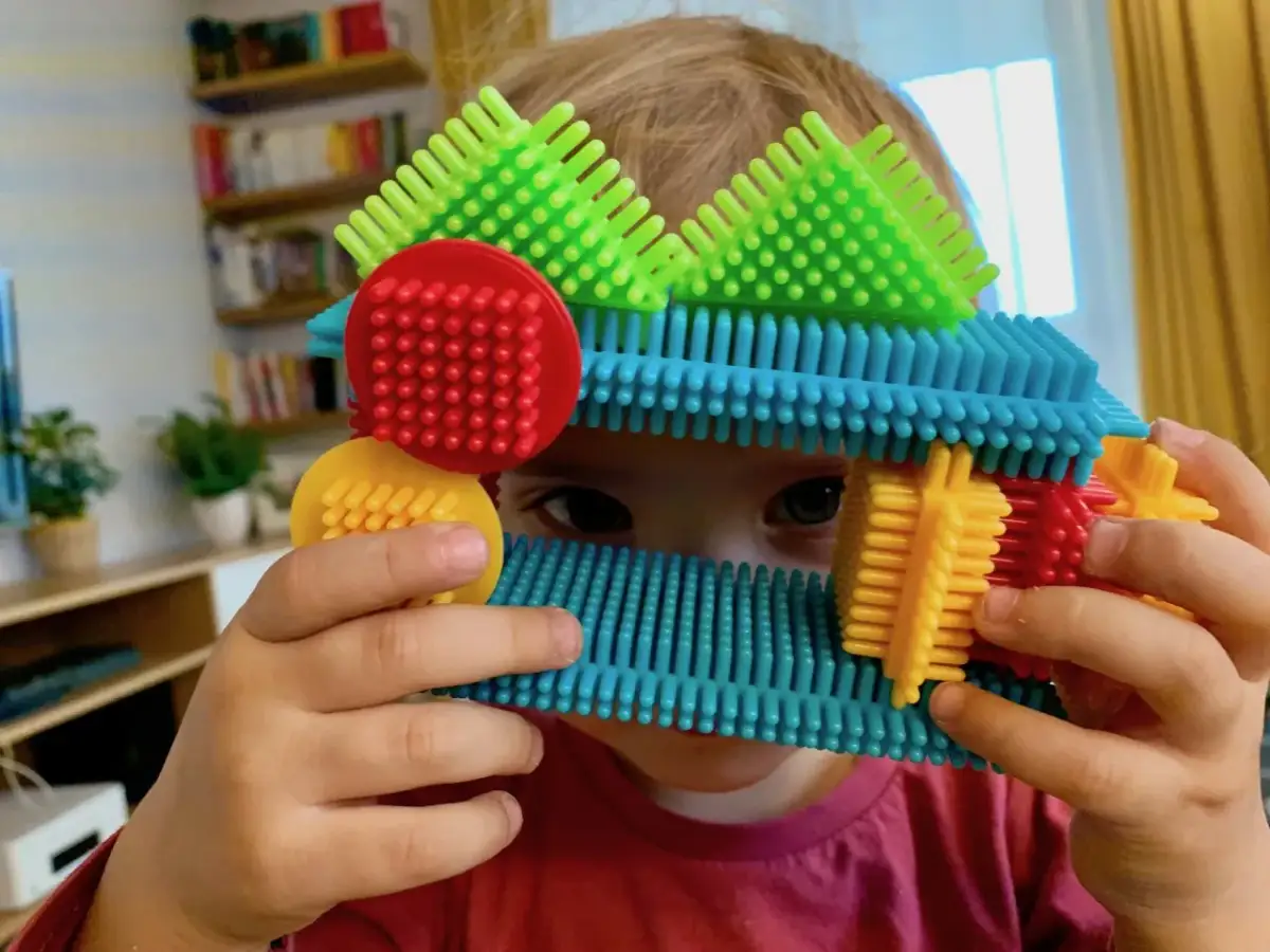 Jaki prezent dla 8 latka chłopca: 15 pomysłów na idealny podarunek