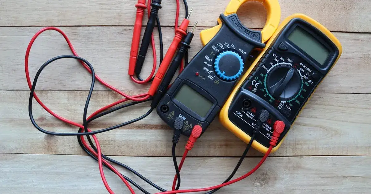 Co można zmierzyć multimetrem? Odkryj wszystkie funkcje i zastosowania