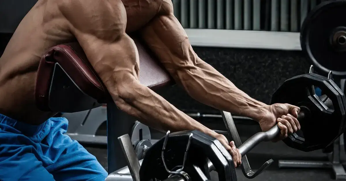 Trening co drugi dzień: Jak uniknąć przetrenowania i zbudować masę mięśniową