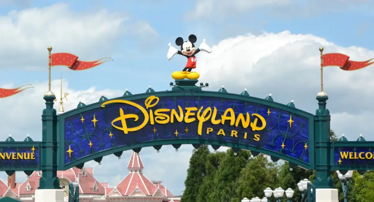 Jak dojechać z centrum Paryża do Disneylandu – uniknij korków i kosztów