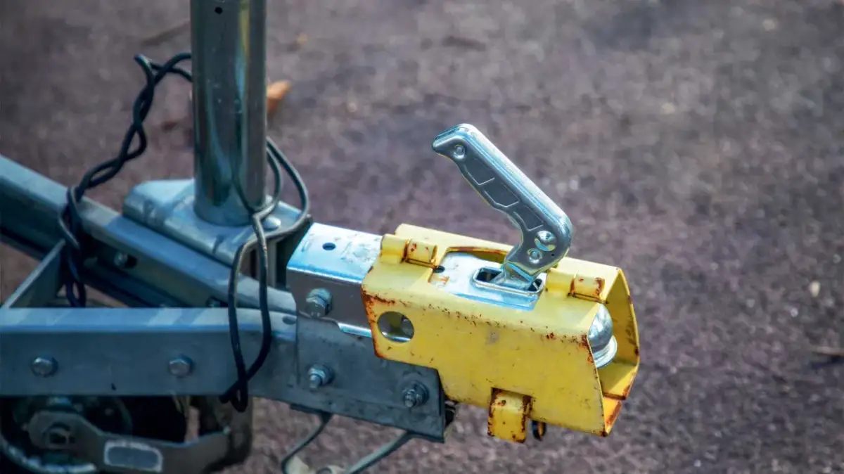 Skuteczne sposoby na zabezpieczenie przyczepy kempingowej przed kradzieżą