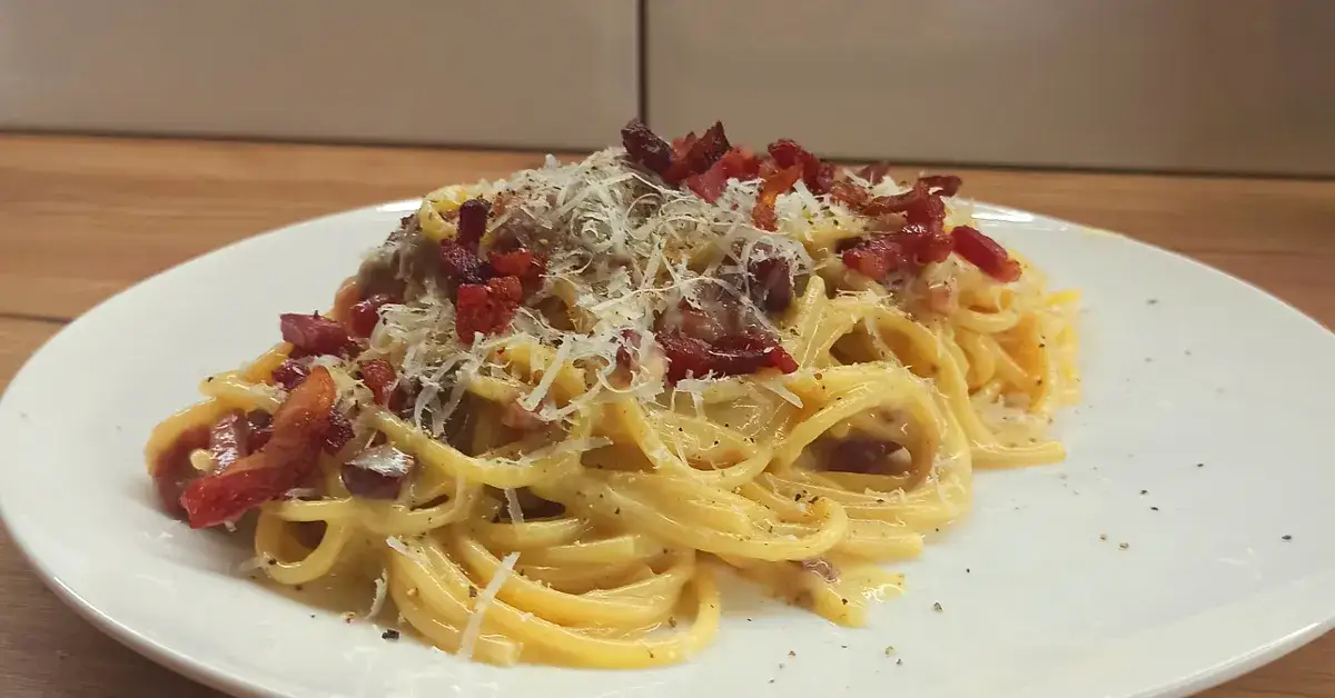 Spaghetti carbonara jak zrobić – klasyczny przepis bez śmietany