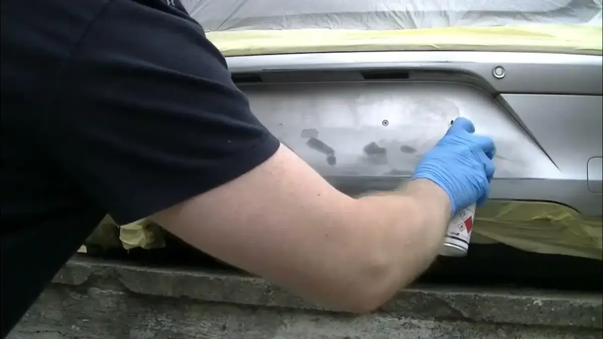 Jak naprawić popękany lakier na zderzaku i uniknąć kosztownych błędów