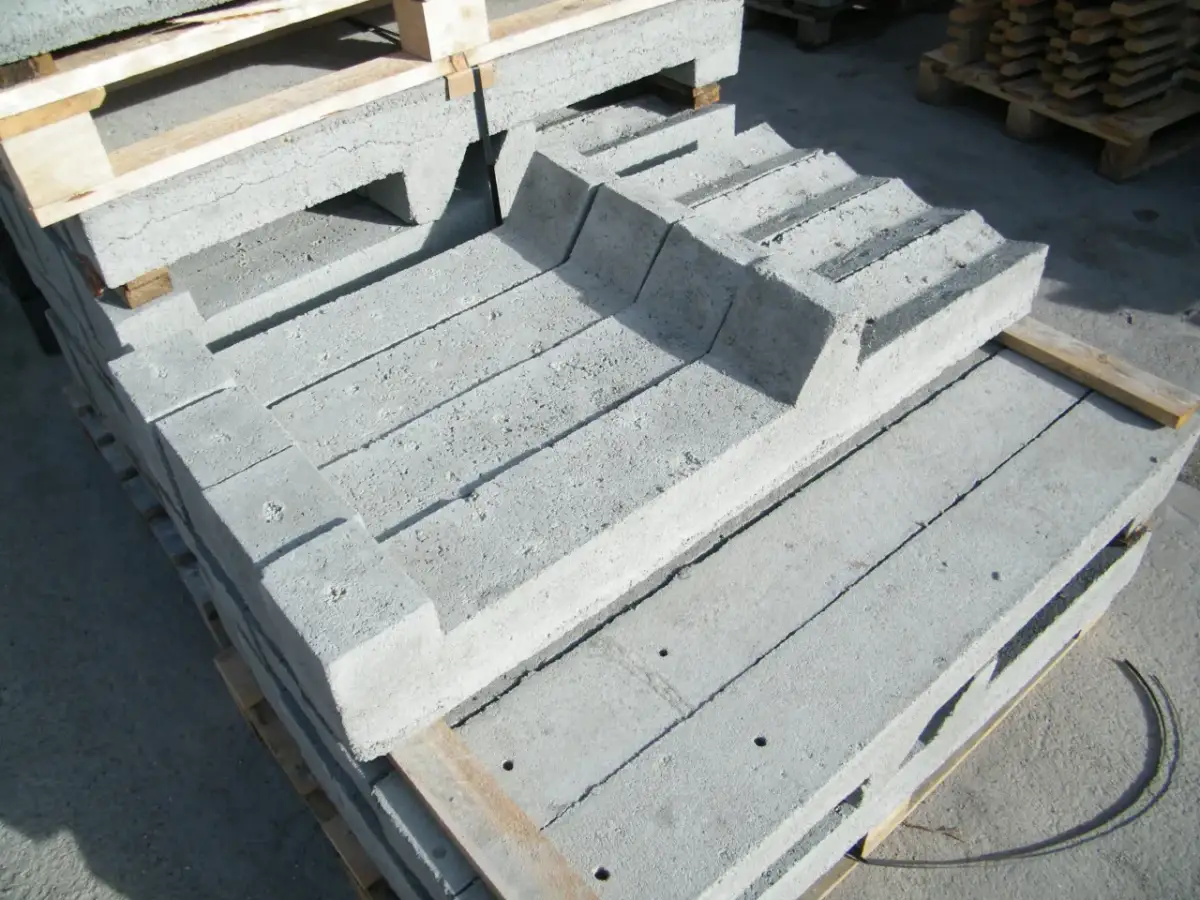 Kotwy do ambon: Jak zapewnić stabilność i bezpieczeństwo konstrukcji