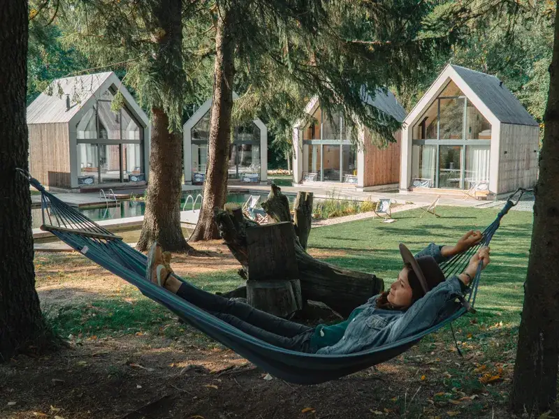 Rodzinne wakacje w Polsce: Gdzie jechać? Przewodnik Izabeli Sadowskiej