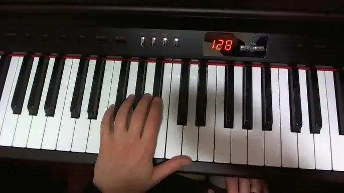 Jak zagrać na pianinie dla Elizy - proste kroki i triki dla początkujących