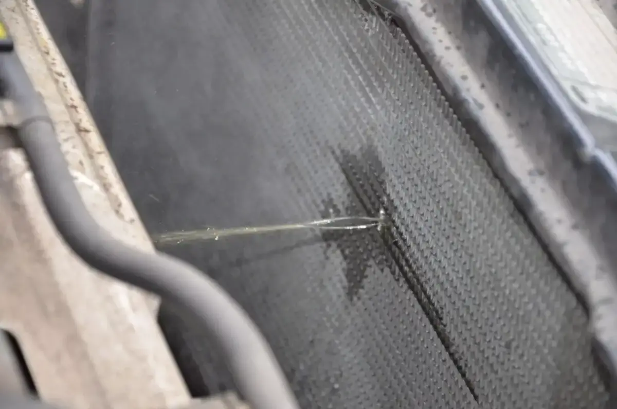 Płyn czy proszek do uszczelniania chłodnic – który wybór jest lepszy?