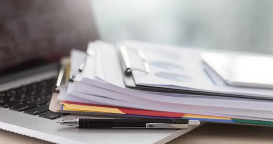 Umowa pośrednictwa kupna nieruchomości - na co uważać, by nie żałować