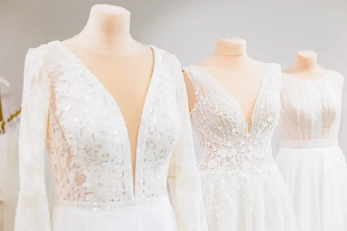 Jaki kolor sukni ślubnej wybrać, aby zachwycić gości?